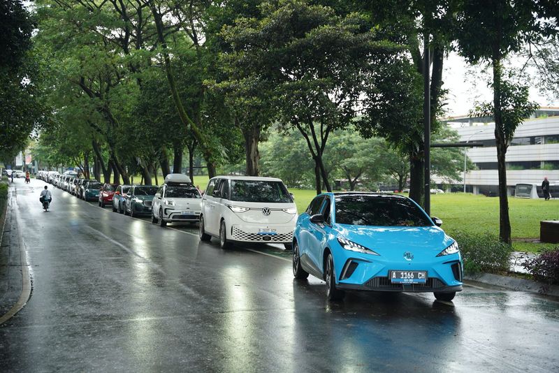KOLEKSI Edukasi Mitos Keamanan Mobil Listrik Ngecas di Rumah
