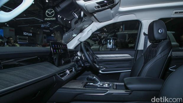 Harga Mepet Pajero Sport-Fortuner, Begini Spek GWM Tank 500 Diesel di Indonesia