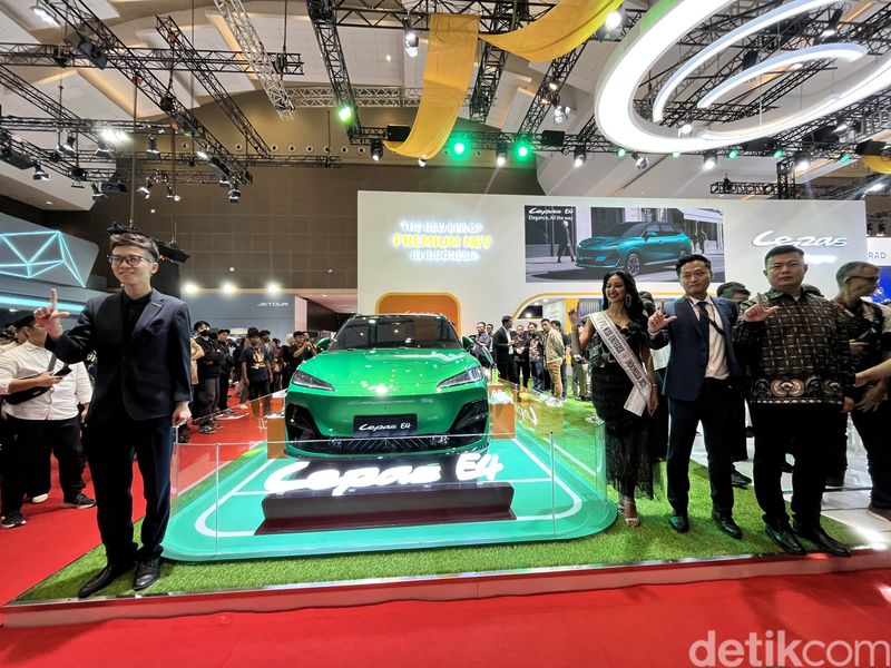 Lepas Perkenalkan E4, SUV Listrik Konsep Bertampang Futuristis