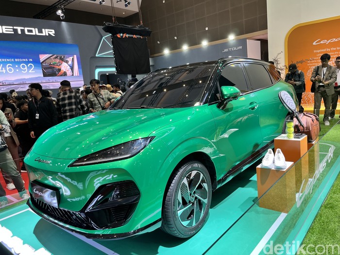 Intip Detail Mobil Listrik Konsep Lepas E4