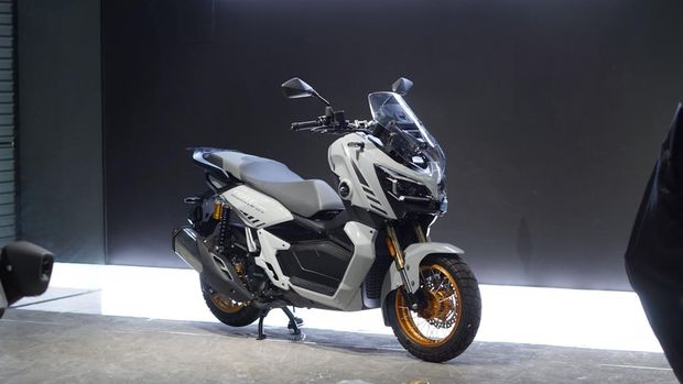 Tourino 20 DX Meluncur, Motor Petualang Buatan China Seharga Rp 49 Jutaan