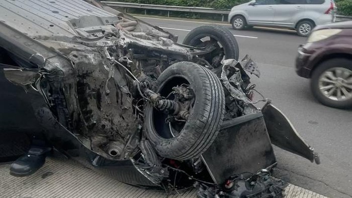 Pelajaran dari Kecelakaan Sedan Terbalik yang Dialami Model Diva Siregar