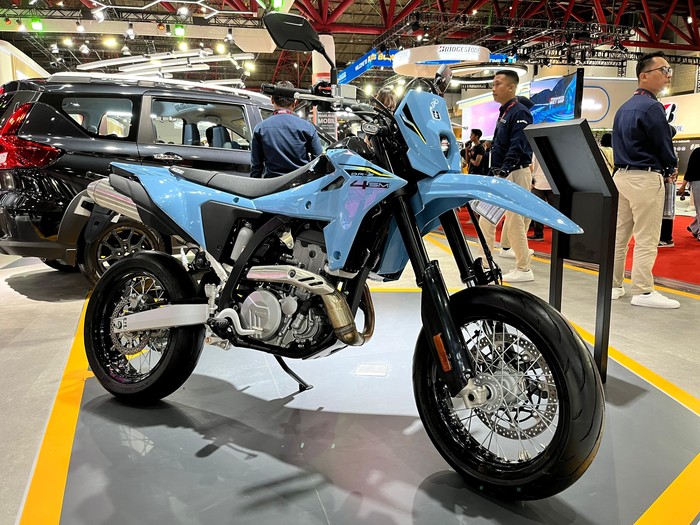 Suzuki , Motor Trail Suzuki DR-Z4SM Resmi Dijual, Harga Rp 171 Jutaan