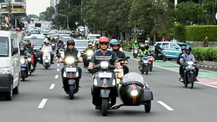 AHY Vespaan Ngabuburit ke Benhil