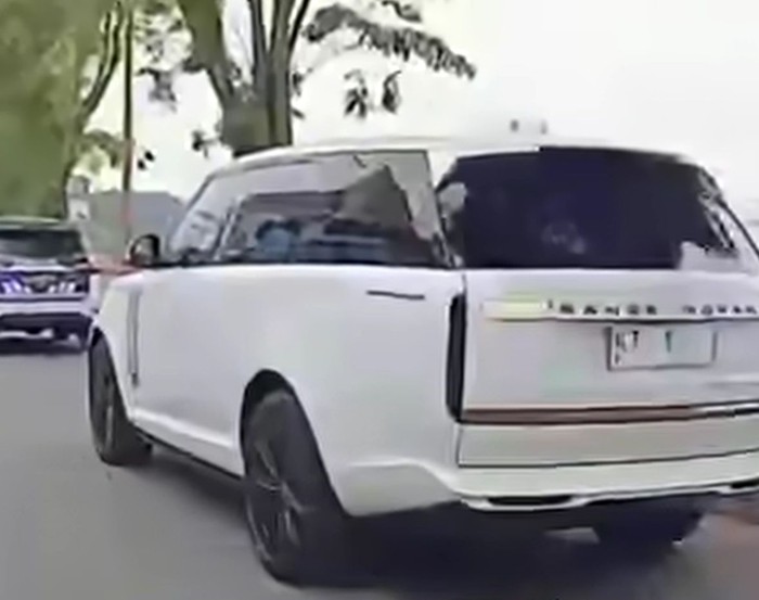 Range Rover, Rover, Katanya Dikembalikan, Gubernur Kaltim Kok Pakai Range Rover Berpelat KT 1?
