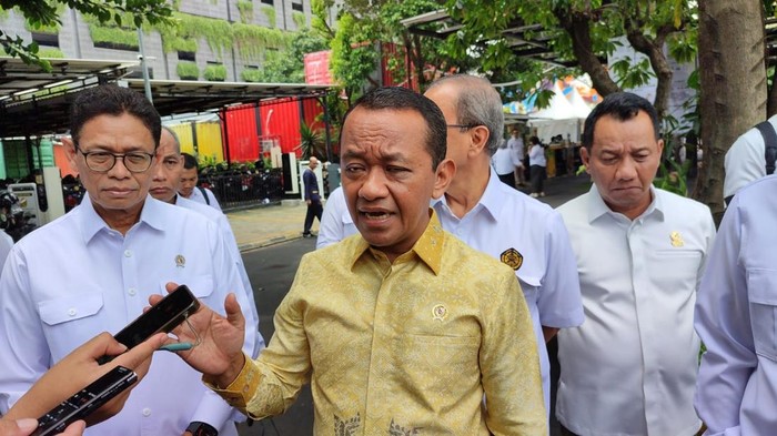 Krisis BBM Dunia, Menteri Bahlil Sebut Pemerintah Cari Solusi Terbaik Buat Rakyat