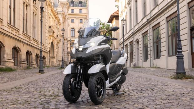 Yamaha Luncurkan 'XMAX Roda Tiga' Baru, Makin Canggih dan Aman!