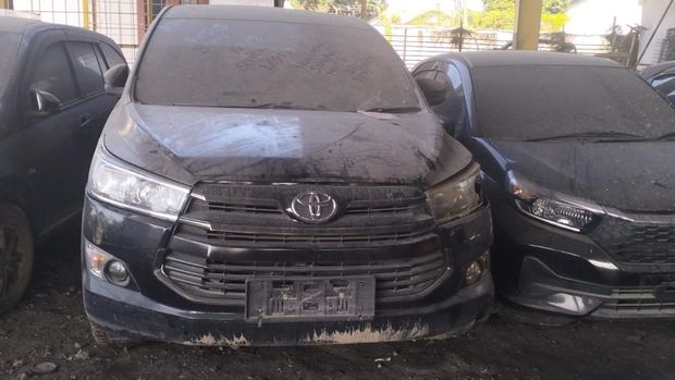 Lelang Kijang Innova Reborn Diesel Mulai Rp 80 Jutaan, Minat?