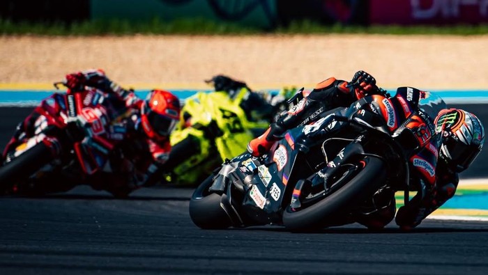 MotoGP, MotoGP Brasil 2026: Bezzecchi Menggila di Balapan Penuh Drama!