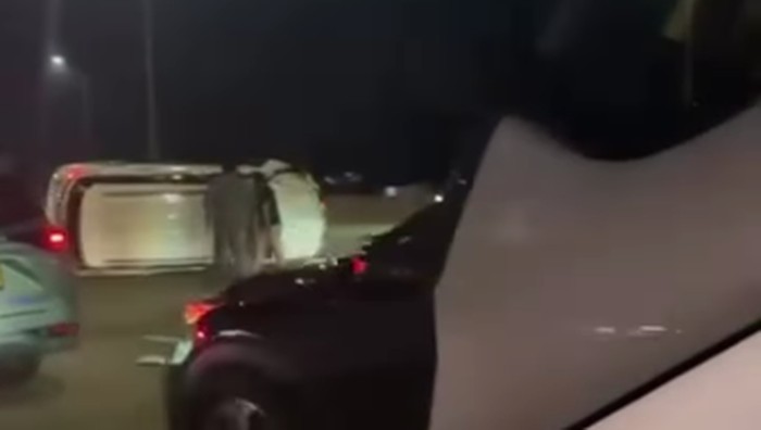 Pelajaran dari Kecelakaan Fortuner Terguling usai Nyalip dari Bahu Jalan-Hantam Agya