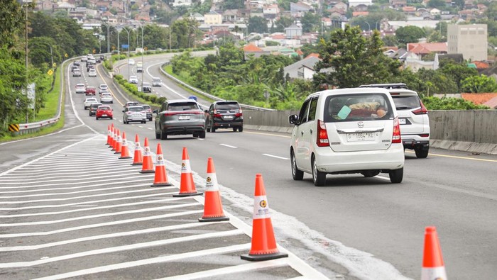 Pejabat Ini Dicopot Gegara Mudik Pakai Mobil Dinas Pelat Merah