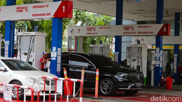 Tips Road Trip Hemat BBM: Jangan Cuma Ngegas, Cara Berkendaranya Juga Penting!