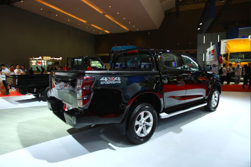 Kenalin Nih Isuzu D-Max Rodeo, Senggol Dong Bos!
