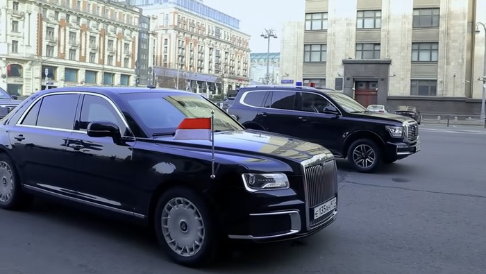 Prabowo, Tiba di Rusia, Prabowo Disambut Mobil Mewah Ini