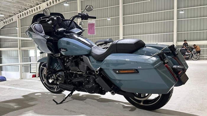 Moge Harley Road Glide Dilelang Mulai Rp 87 Juta, Laku Rp 901 Jutaan!