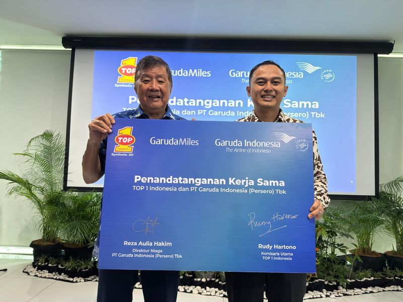 Beda Bidang, Garuda Indonesia dan Oli Top1 Kolaborasi Lahirkan Ini
