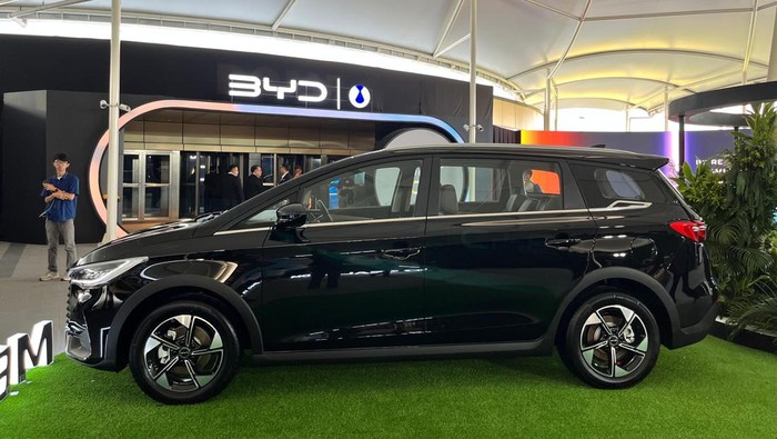 BYD, M6 DM PHEV Jadi Cara BYD Buat Penetrasi ke Daerah-daerah di Indonesia