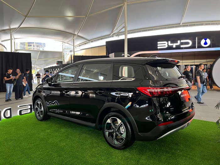 BYD, Menakar Harga BYD M6 DM yang Nilai Jualnya Rp 100 Jutaan