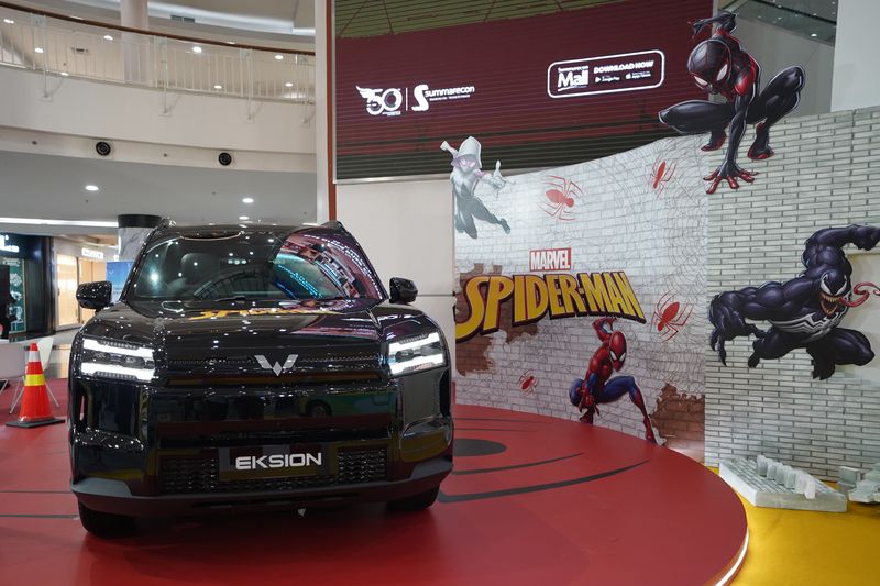 Ada Apa Nih, Kok Ada Spider-Man dan Frozen di Pameran Mobil Wuling?