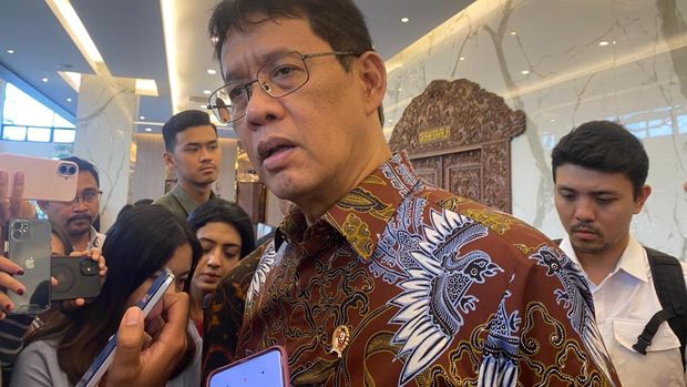 Purbaya Mendadak Tunda Insentif Kendaraan Listrik, Ada Apa Nih?