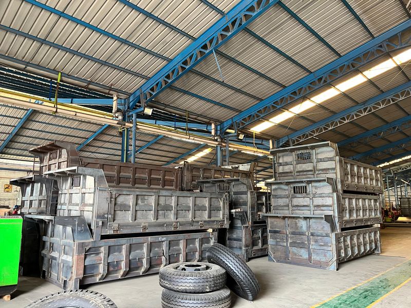 Dukung Industri Lokal, Daimler Kerjasama dengan Karoseri Indonesia