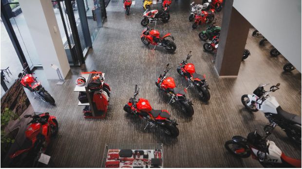 Rupiah Anjlok, Harga Suku Cadang Motor Premium di RI Naik 20%