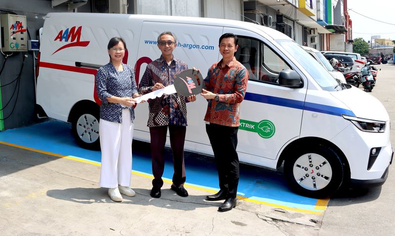 BBM Lagi Mahal, Mobil Listrik Jadi Opsi Buat Mobil Operasional