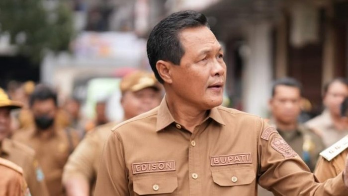 Intip Garasi Bupati Muara Enim yang Kena OTT KPK