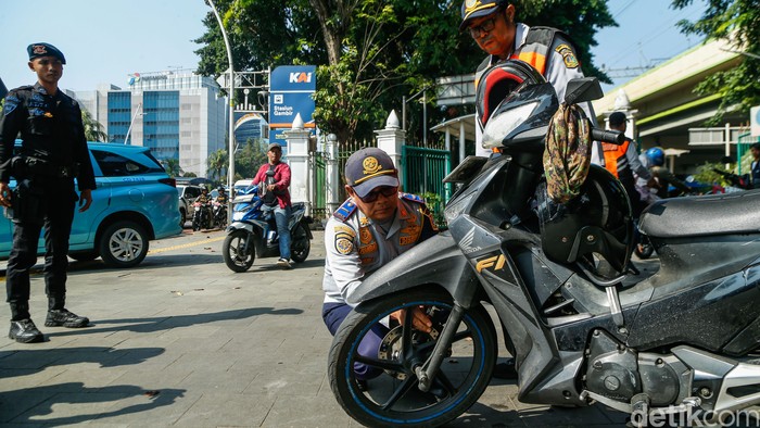 Pemprov DKI Tertibkan Parkir Sembarangan dan Juru Parkir Liar