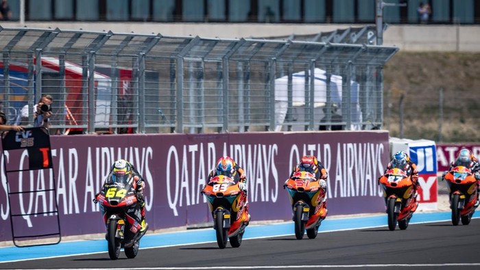 Crash Horor saat Last Lap! Begini Nasib Pebalap yang Terlindas di Moto3 Hungaria