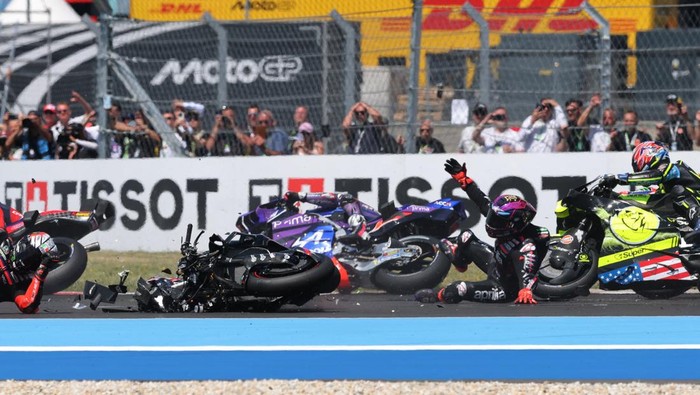 Hal Pertama yang Dilakukan Martin Usai Jadi Penyebab Crash Karambol di Hungaria