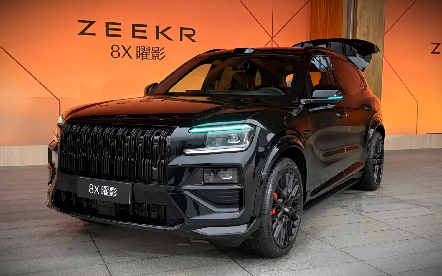Zeekr 8X racks up orders within 30 minutes, tri‑motor hybrid delivers 1,381 hp