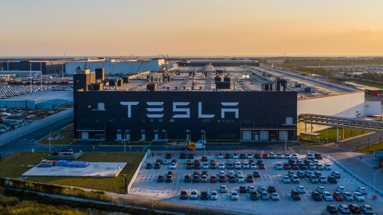 Tesla, Tesla labels WSJ report of China business separation “fake news”