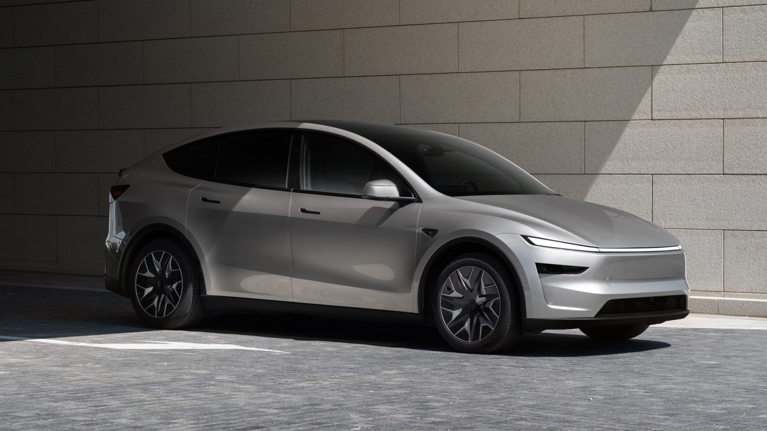 Tesla, Tesla Model Y, Tesla Model Y L launched in the US 12,060 USD pricier than in China
