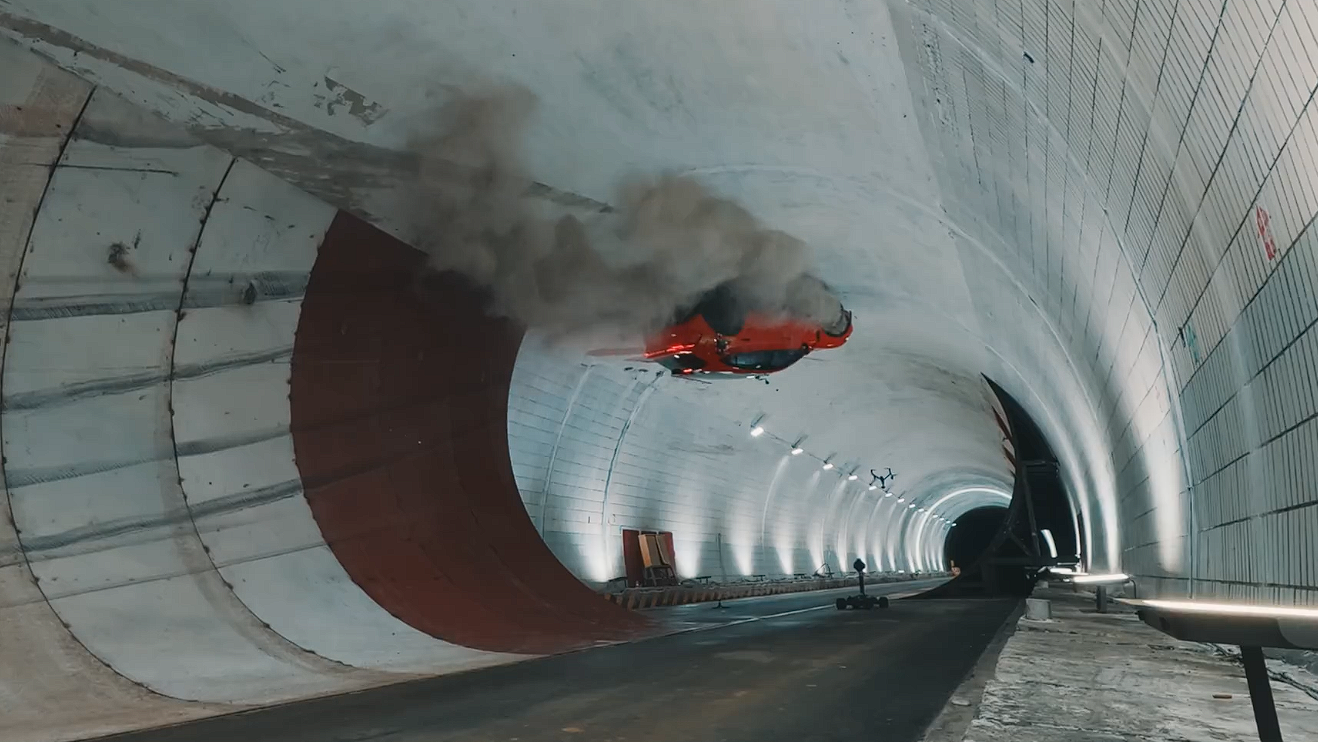 Voyah Passion S recreates the Schumacher Mercedes-Benz SLS AMG “tunnel loop” challenge