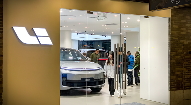 Li Auto, Li Auto to shut about 100 stores in China as 2025 deliveries fall 18.8% year-on-year