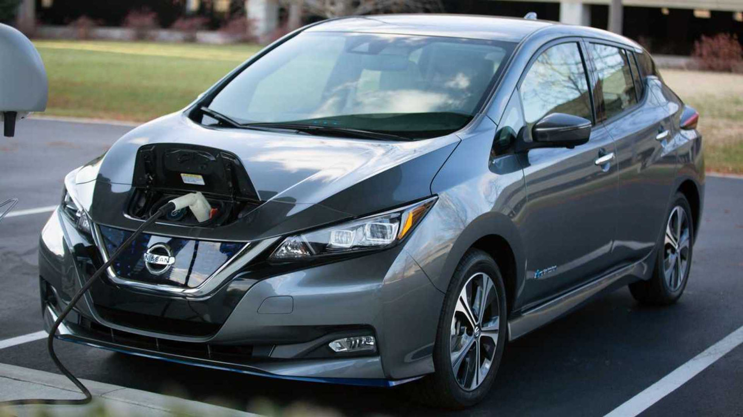 Lebih dari 40.000 Mobil Listrik Nissan Leaf Bisa Terbakar di AS