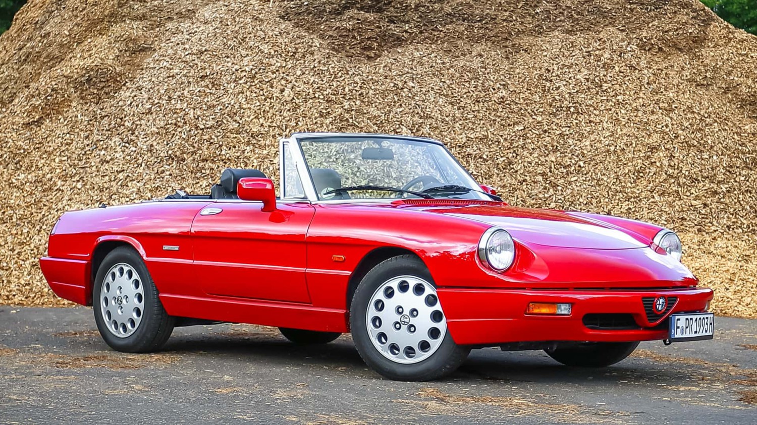 Alfa Romeo Spider (1993): elegante, biplaza y con carácter