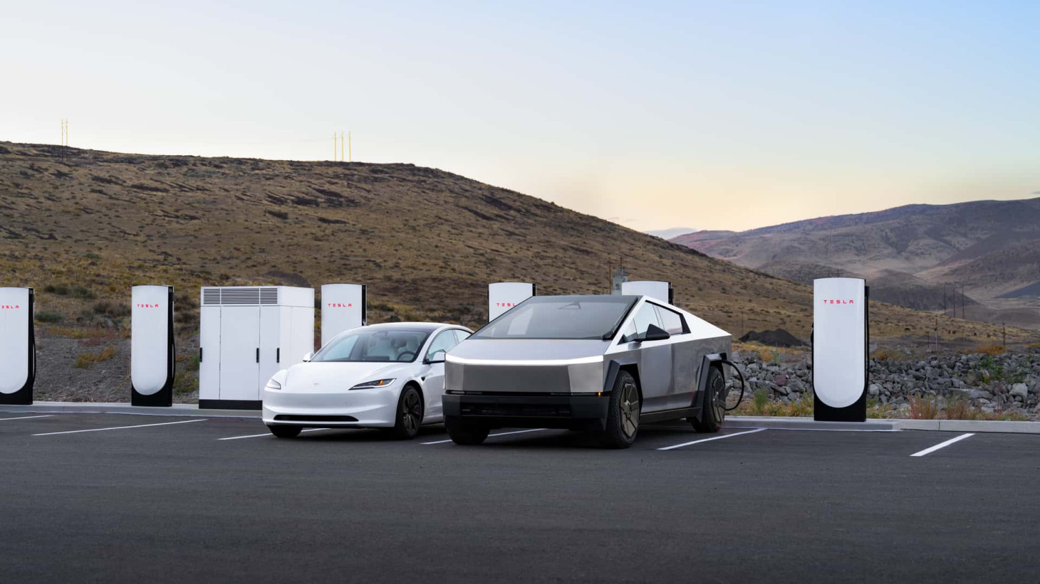Arti Kehadiran Supercharger V4 500 kW Tesla bagi Pengisian Daya