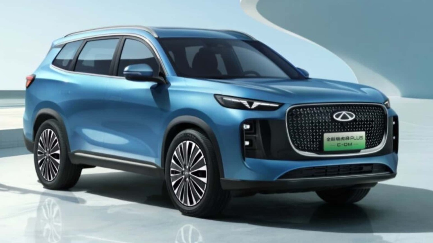 Restyling sorpresa del EBRO s800 y el LEPAS L8