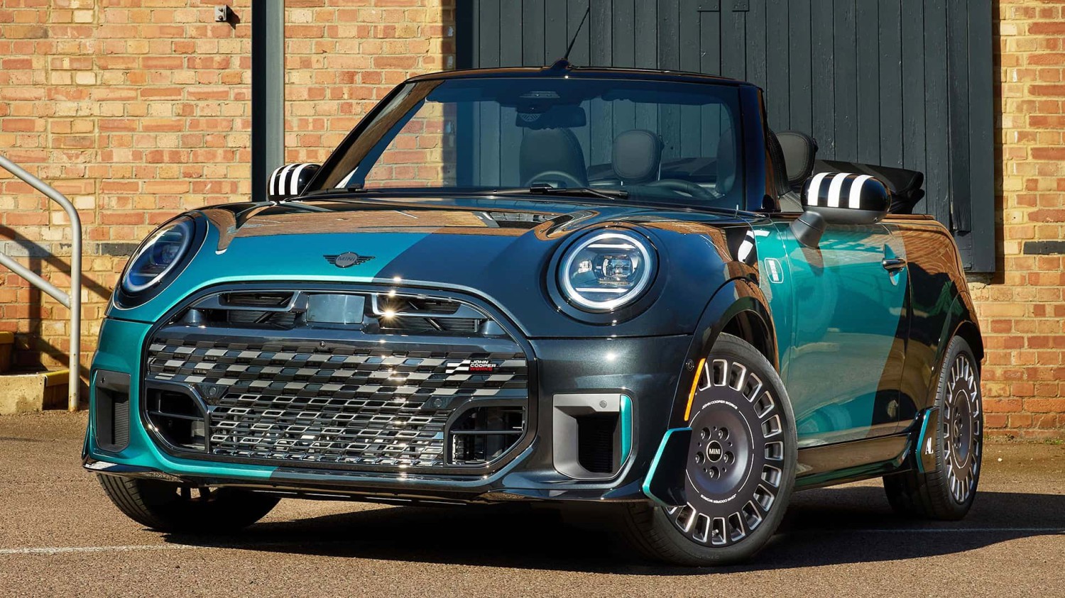 Vert et noir pour la MINI JCW Cabrio la plus exclusive au monde