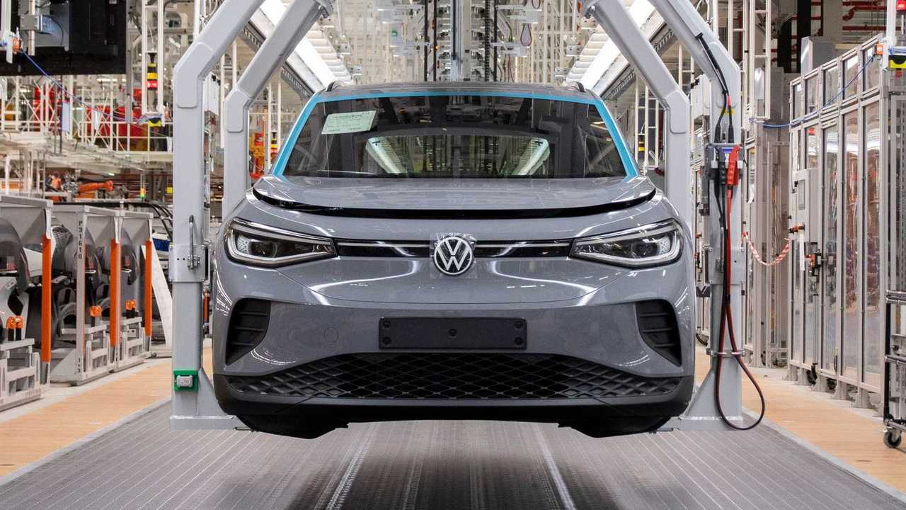 Volkswagen's Struggles Continue: The Company Is Slashing Capacity Again