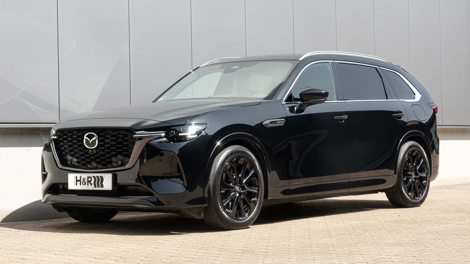 Edel und stark: Der Mazda CX-80 mit H&amp;R-Tieferlegungsfedern