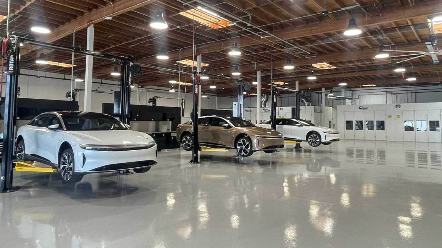 Memperbaiki Mobil Listrik Lebih Murah Daripada Mobil Bensin?