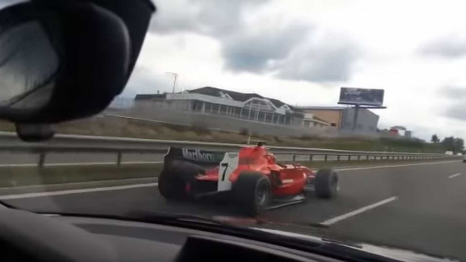 Game over: el 'piloto fantasma' ha sido finalmente detenido por la policía checa