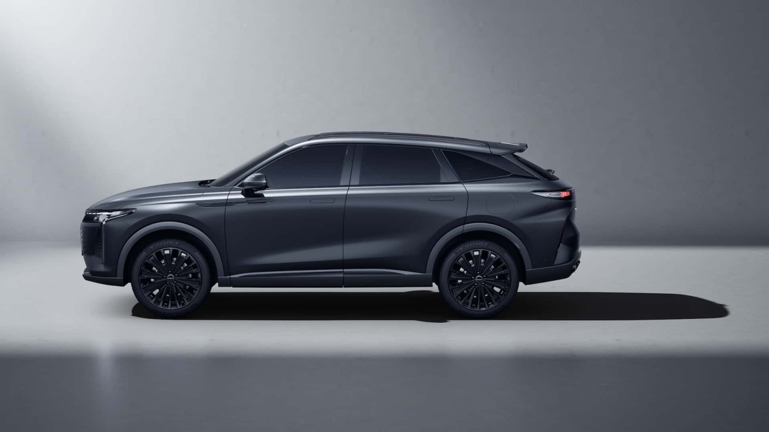 L'Omoda 9 se pare de noir et devient spéciale