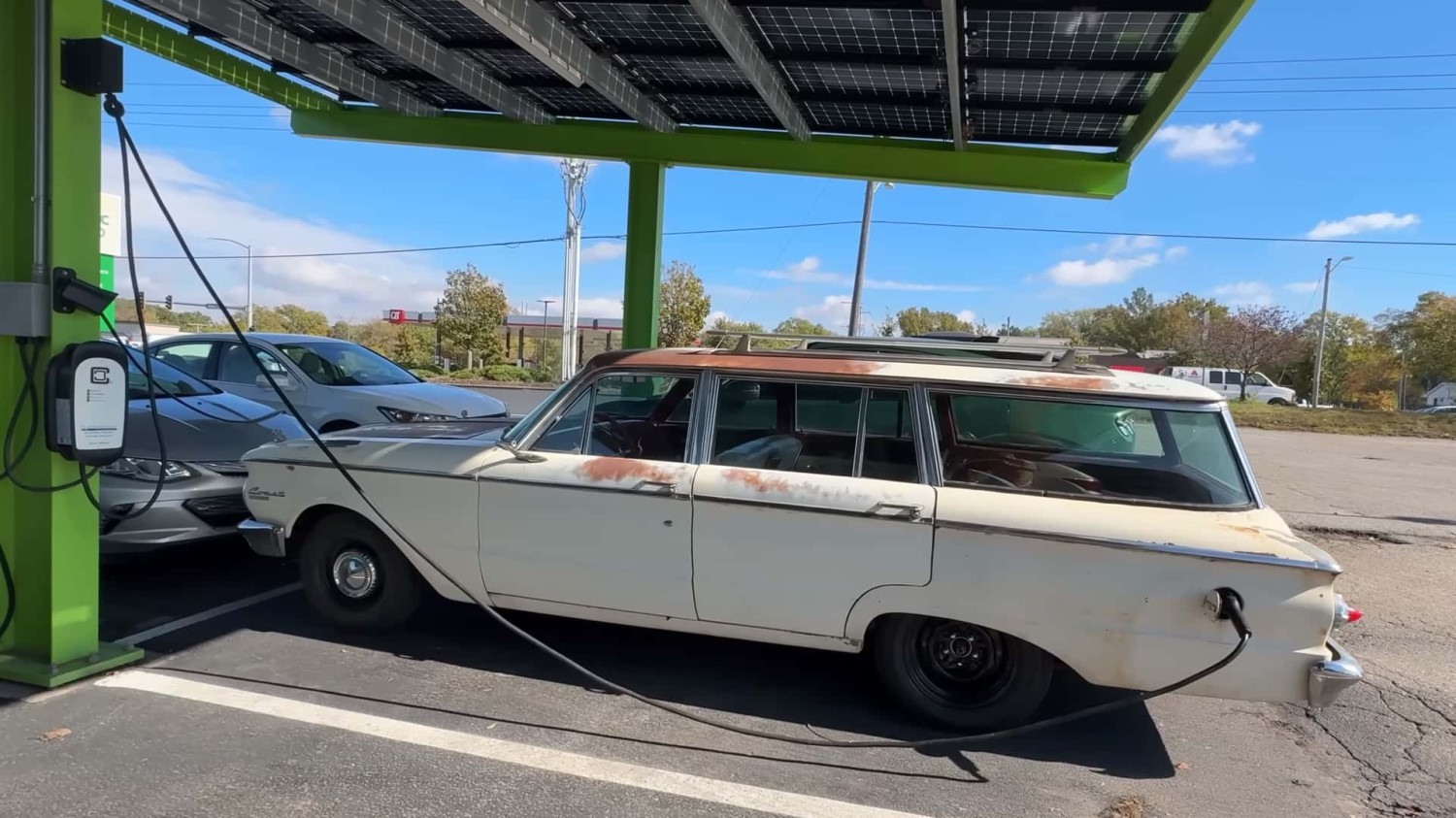 Cette Mercury Comet EV de 1962 est née d'une Nissan Leaf accidentée