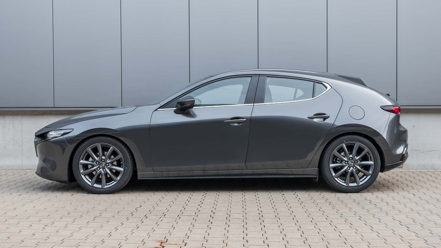 Qualität, die begeistert: Der Mazda 3 mit H&amp;R-Tieferlegungsfedern