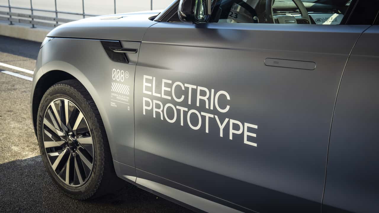 Le Range Rover Sport passe à l'électrique : premier aperçu