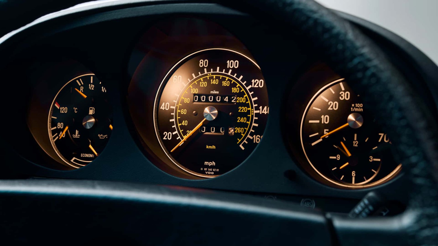 Este Mercedes-Benz SL ha pasado los últimos 42 años guardado y protegido